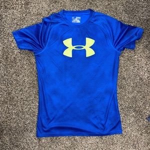 Size YXL Under Armour T-shirt